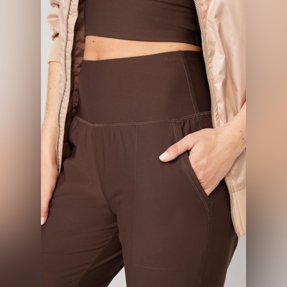 NWT! Dark Roast Coffee High-Waisted PowerSoft 7/8-Length Jogger Medium Petite🏋️ - Picture 4 of 9